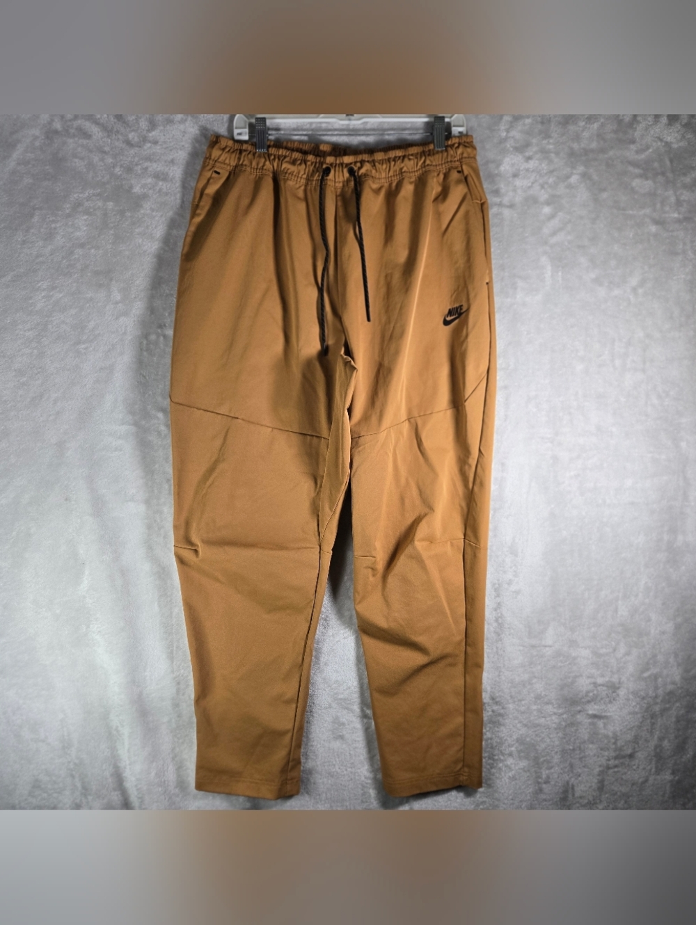 Nike Sportswear Tech Woven Pants Mens Size XL Extra Large Dark Khaki Tan 30”